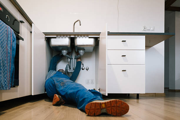 Professional Drain Cleaning technician working in Hoskinston, KY